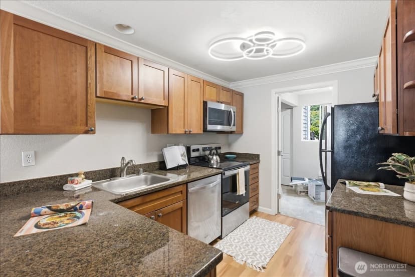 Property photo for 1011 156th Ave Ne Avenue Ne #207, Bellevue photo 15