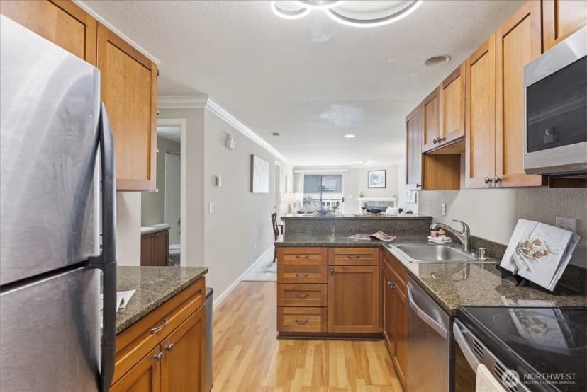 Property photo for 1011 156th Ave Ne Avenue Ne #207, Bellevue photo 16