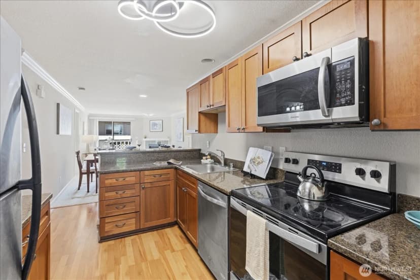 Property photo for 1011 156th Ave Ne Avenue Ne #207, Bellevue photo 14
