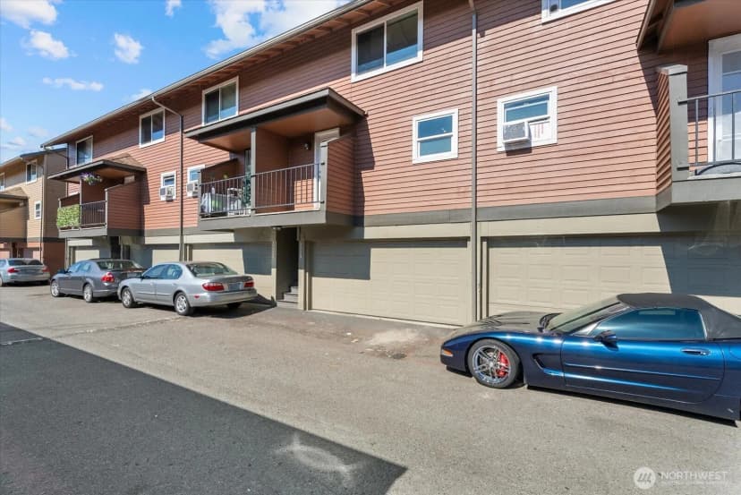 Property photo for 10925 Se 208th Street #20807, Kent photo 25