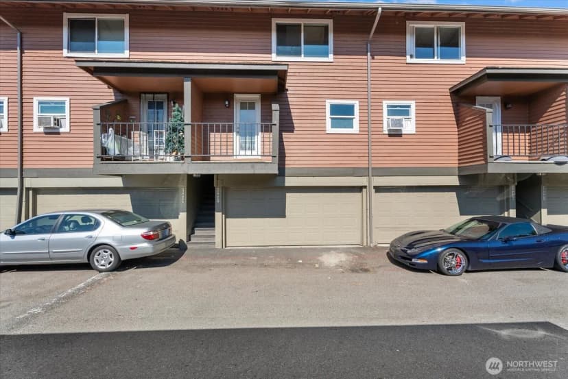 Property photo for 10925 Se 208th Street #20807, Kent photo 26
