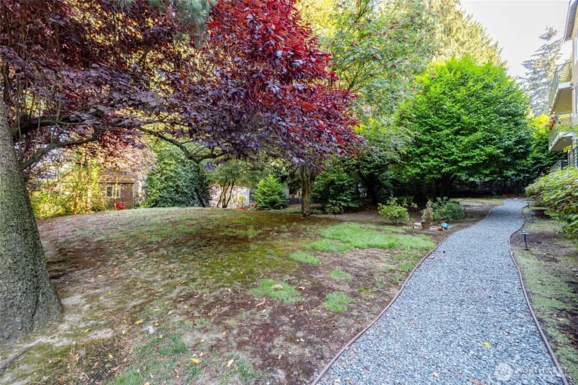 Property photo for 12034 15th Avenue Ne #103, Seattle photo 32
