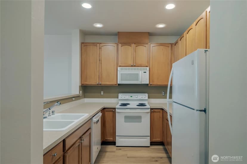 Property photo for 10829 19th Avenue Se #2c, Everett photo 14