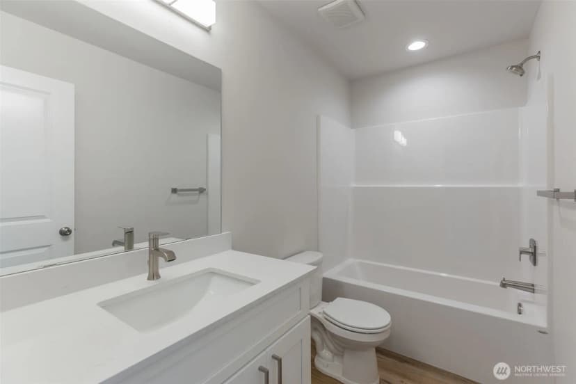 Property photo for 3330 58th Avenue Ne, Tacoma photo 6