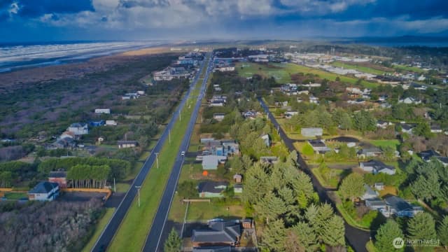 Property photo for 482 Ocean Shores Boulevard Nw, Ocean Shores photo 4