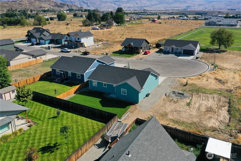 Property photo for 707 Petra Court, Omak photo 34
