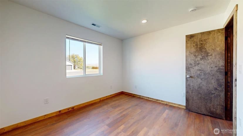 Property photo for 707 Petra Court, Omak photo 25