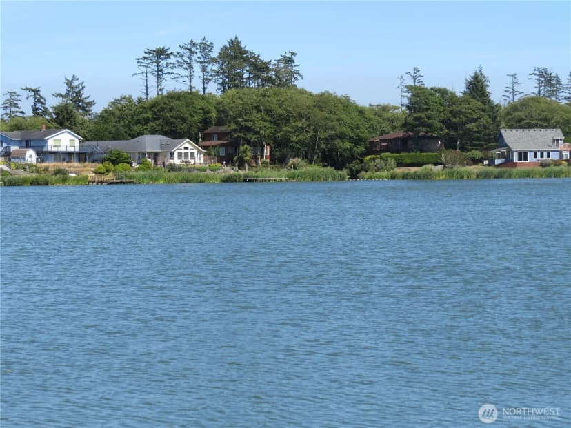 Property photo for 166 N Port Loop, Ocean Shores photo 9