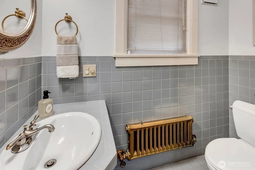 Property photo for 1518 4th Avenue N, Seattle photo 13