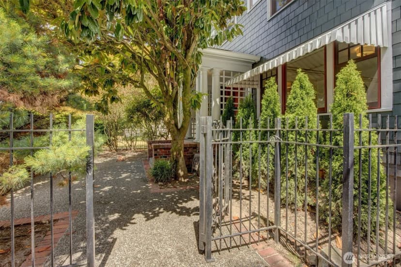 Property photo for 1518 4th Avenue N, Seattle photo 22