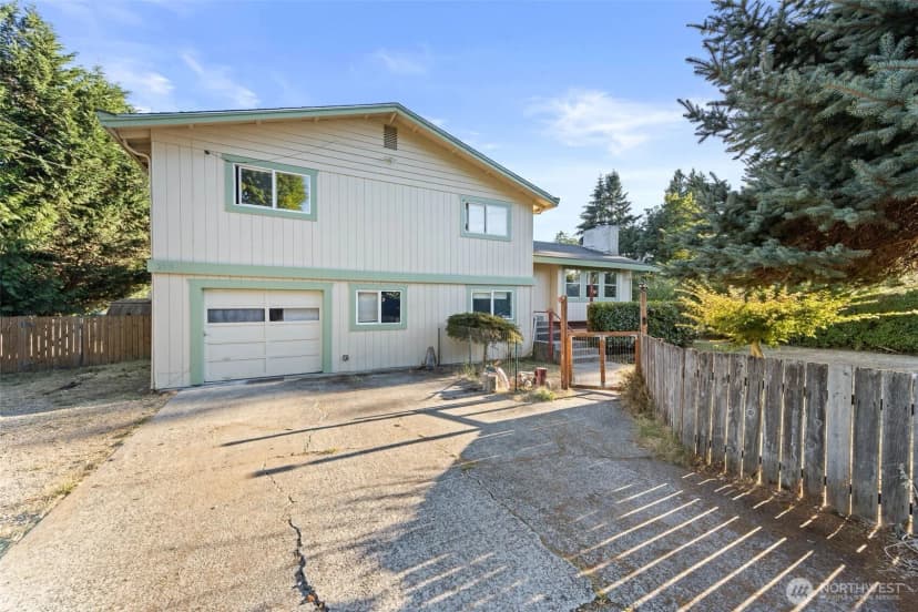 Property photo for 2515 15th Avenue Se, Olympia photo 2