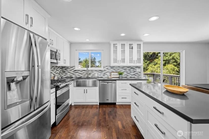 Property photo for 7360 Ne 145th Place, Kenmore photo 12