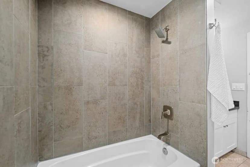 Property photo for 7360 Ne 145th Place, Kenmore photo 16