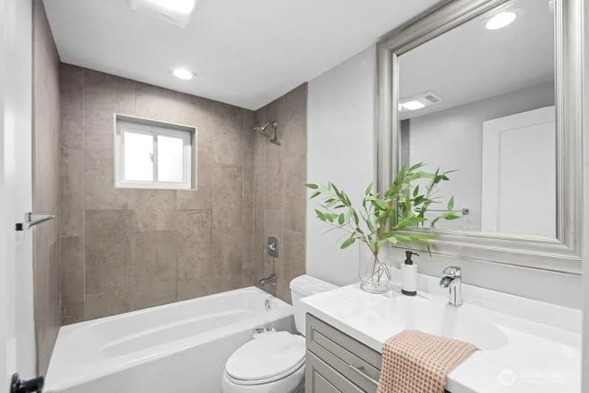 Property photo for 7360 Ne 145th Place, Kenmore photo 25