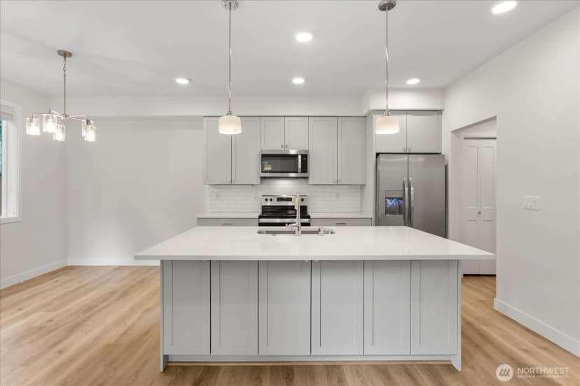 Property photo for 121 171st Place Sw #a, Bothell photo 11