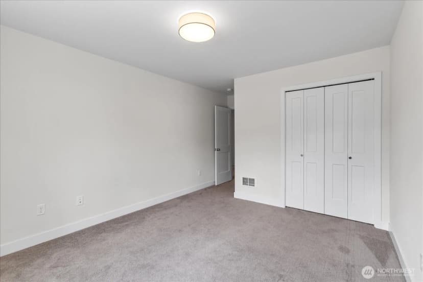 Property photo for 121 171st Place Sw #a, Bothell photo 26