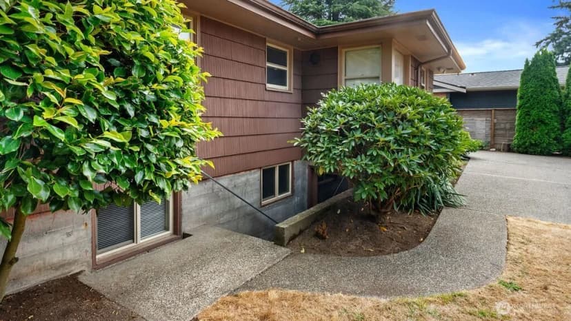 Property photo for 9533 14th Avenue Nw, Seattle photo 36