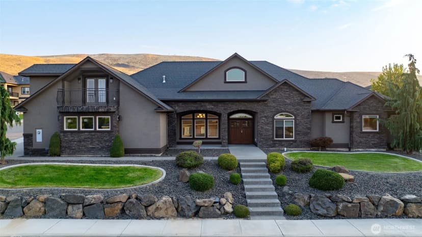 Property photo for 2303 W 49th Avenue, Kennewick photo 3