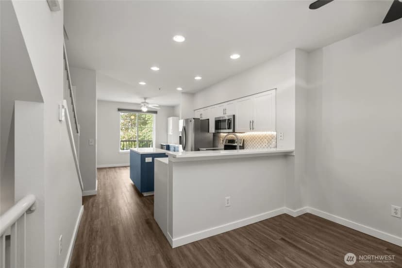 Property photo for 16125 Juanita Woodinville Way Ne Ne #2103, Bothell photo 10
