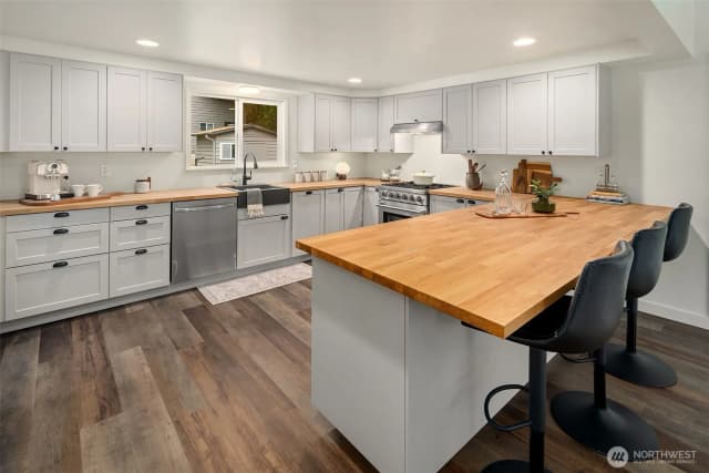 Property photo for 10206 Sw Quartermaster Drive, Vashon photo 3
