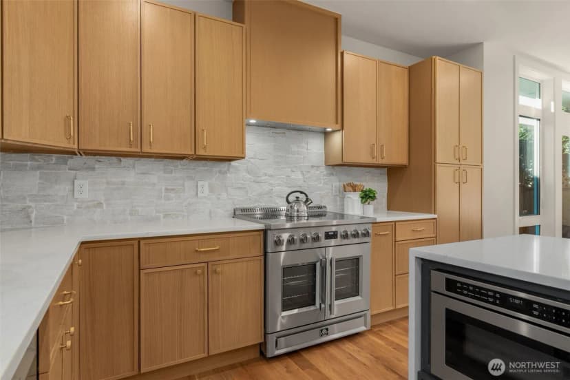Property photo for 8148 13th Avenue Sw, Seattle photo 11