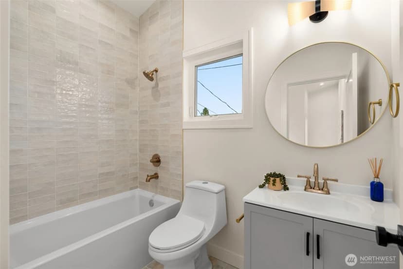 Property photo for 8148 13th Avenue Sw, Seattle photo 17