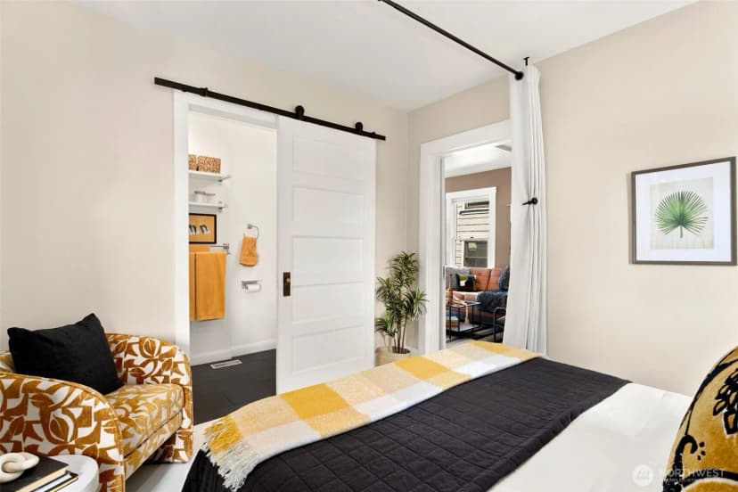 Property photo for 917 Ne 72nd Street, Seattle photo 14