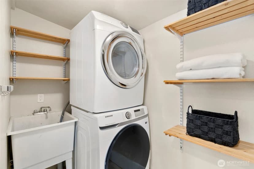 Property photo for 917 Ne 72nd Street, Seattle photo 9