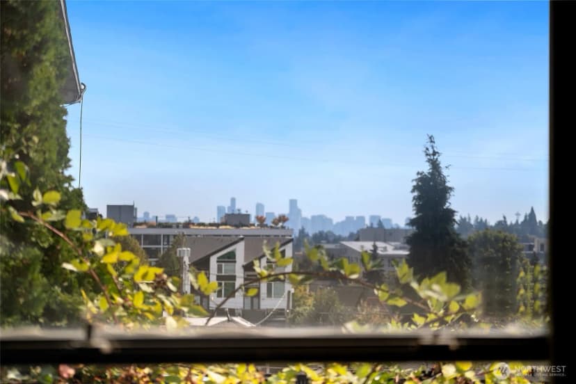 Property photo for 917 Ne 72nd Street, Seattle photo 12
