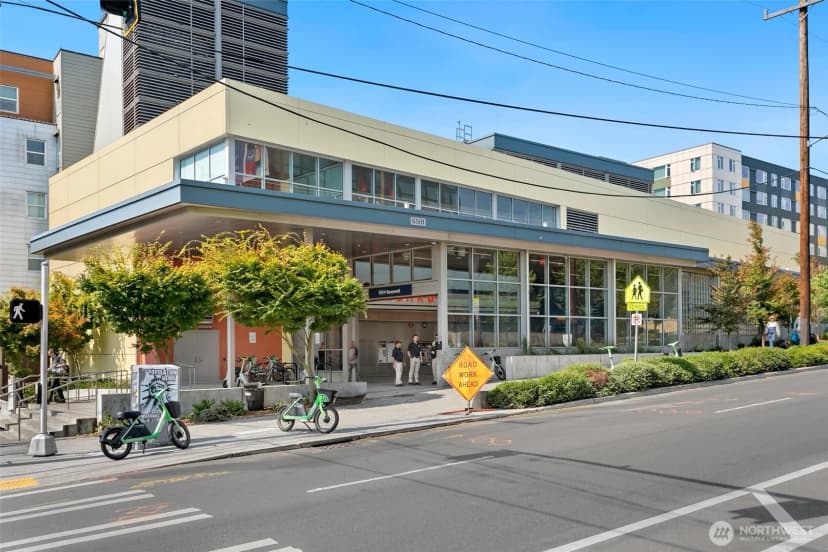 Property photo for 917 Ne 72nd Street, Seattle photo 24
