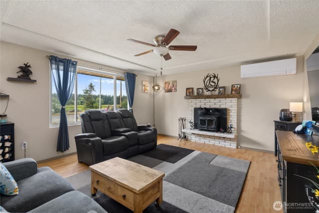 Property photo for 1808 Wellington Drive, Oak Harbor photo 4