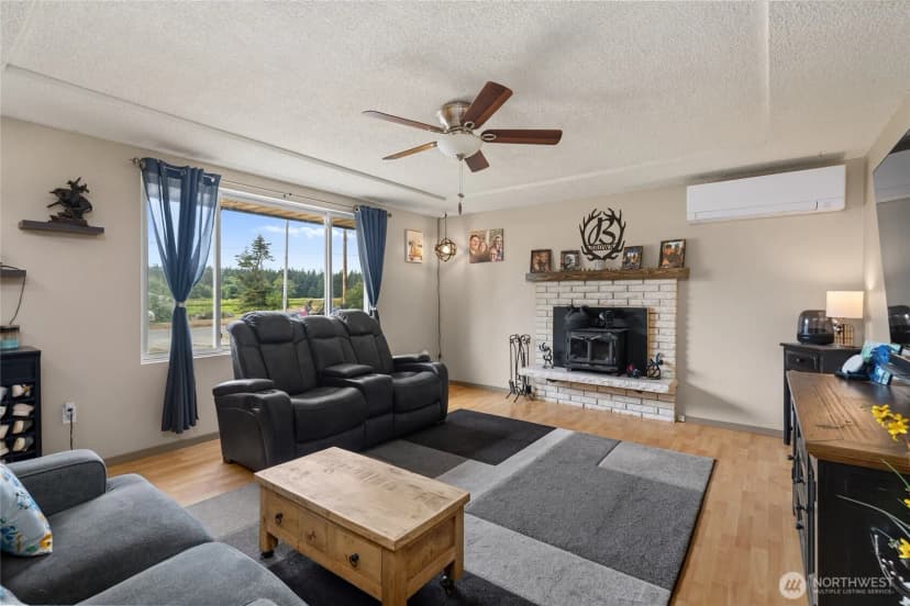 Property photo for 1808 Wellington Drive, Oak Harbor photo 4