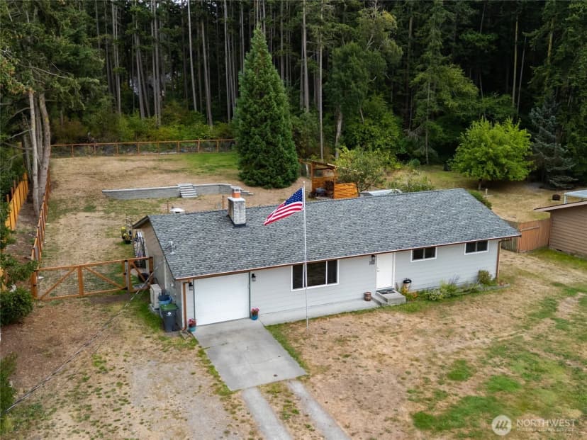 Property photo for 1808 Wellington Drive, Oak Harbor photo 2
