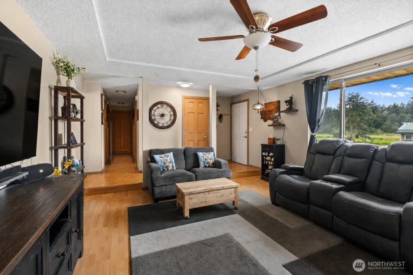 Property photo for 1808 Wellington Drive, Oak Harbor photo 5