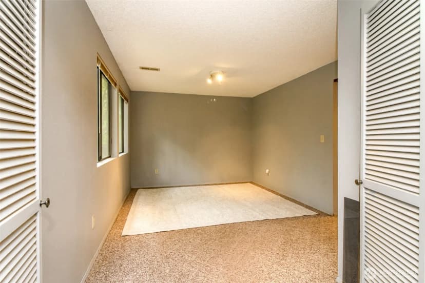 Property photo for 4917 145th Avenue Se, Bellevue photo 18