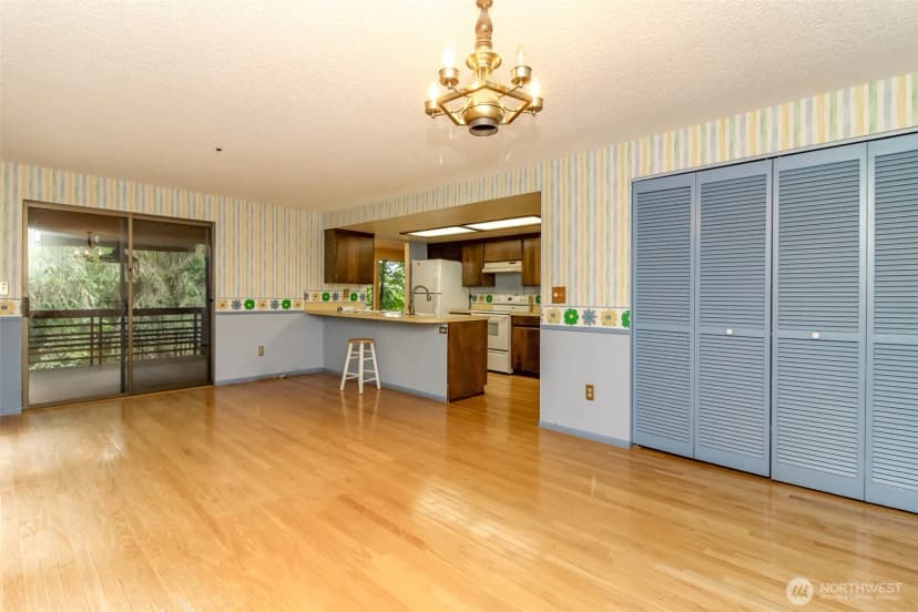 Property photo for 4917 145th Avenue Se, Bellevue photo 9