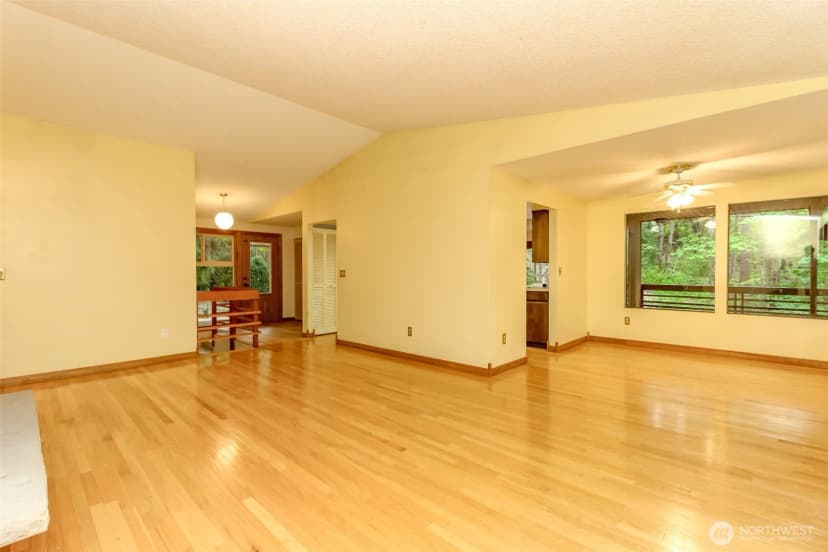 Property photo for 4917 145th Avenue Se, Bellevue photo 6