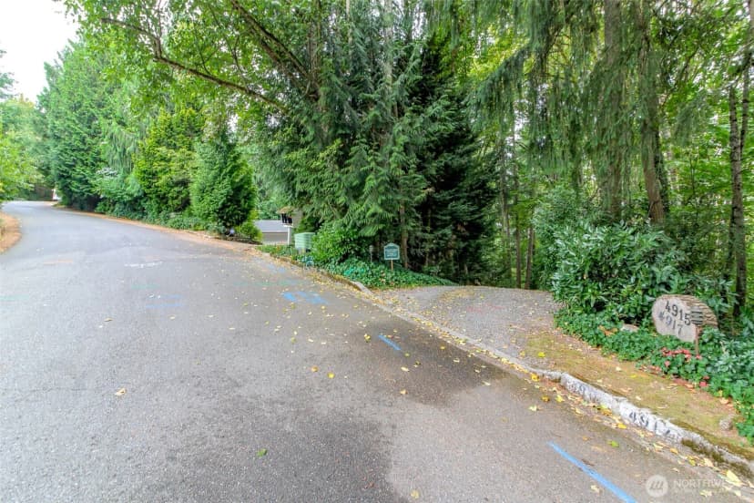 Property photo for 4917 145th Avenue Se, Bellevue photo 26