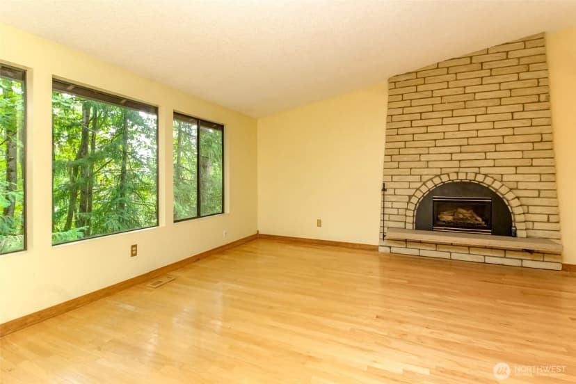Property photo for 4917 145th Avenue Se, Bellevue photo 8
