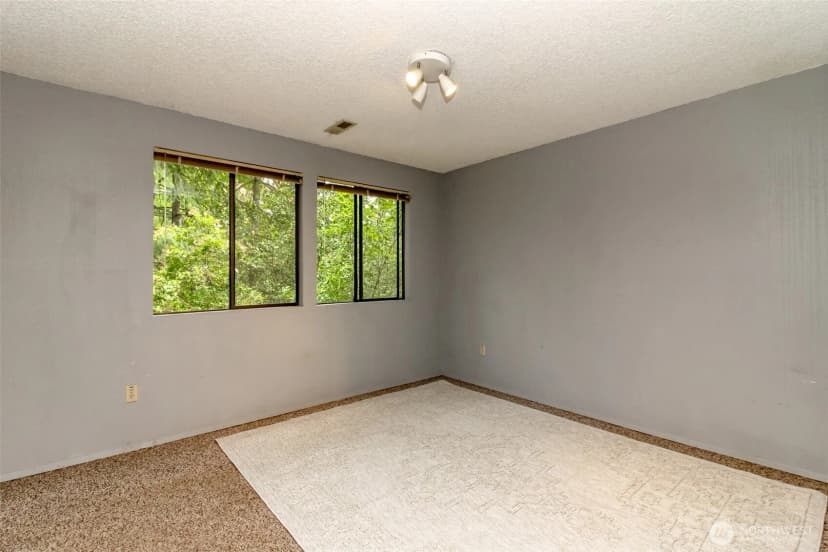 Property photo for 4917 145th Avenue Se, Bellevue photo 19