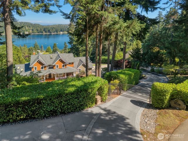 Property photo for 3696 Lavender Lane Ne, Bainbridge Island
