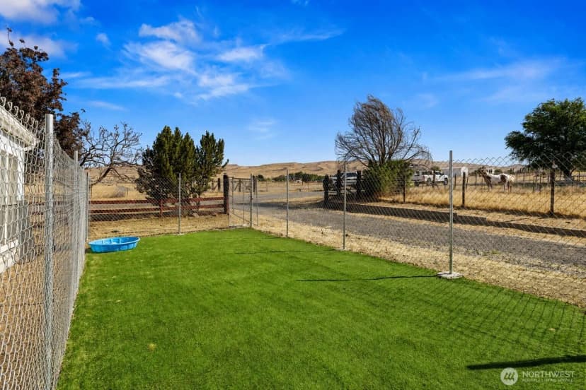 Property photo for 10 Birdsdale Road, Selah photo 6