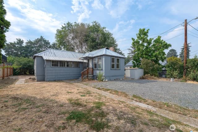 Property photo for 504 Ramona Avenue, Wenatchee photo 4