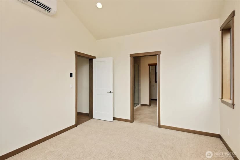 Property photo for 2439 Cambridge Court, Langley photo 18