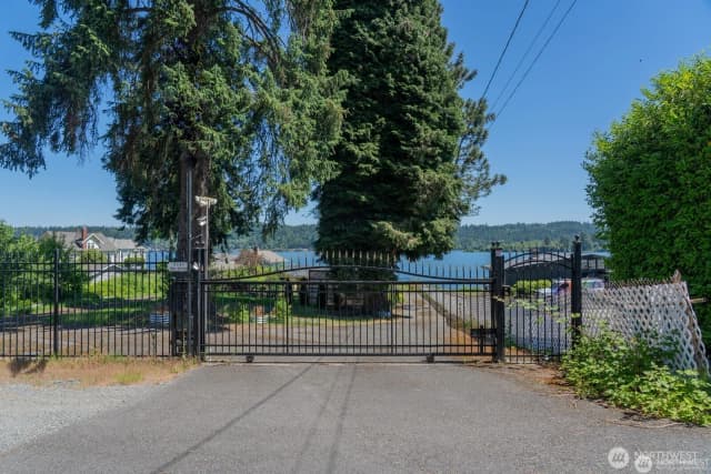Property photo for 5104 Nw Sammamish Road, Issaquah photo 5