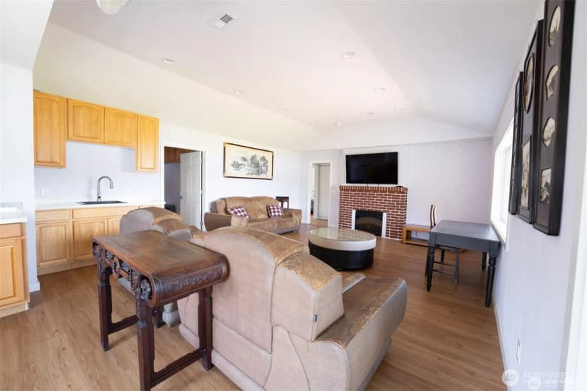 Property photo for 5104 Nw Sammamish Road, Issaquah photo 9