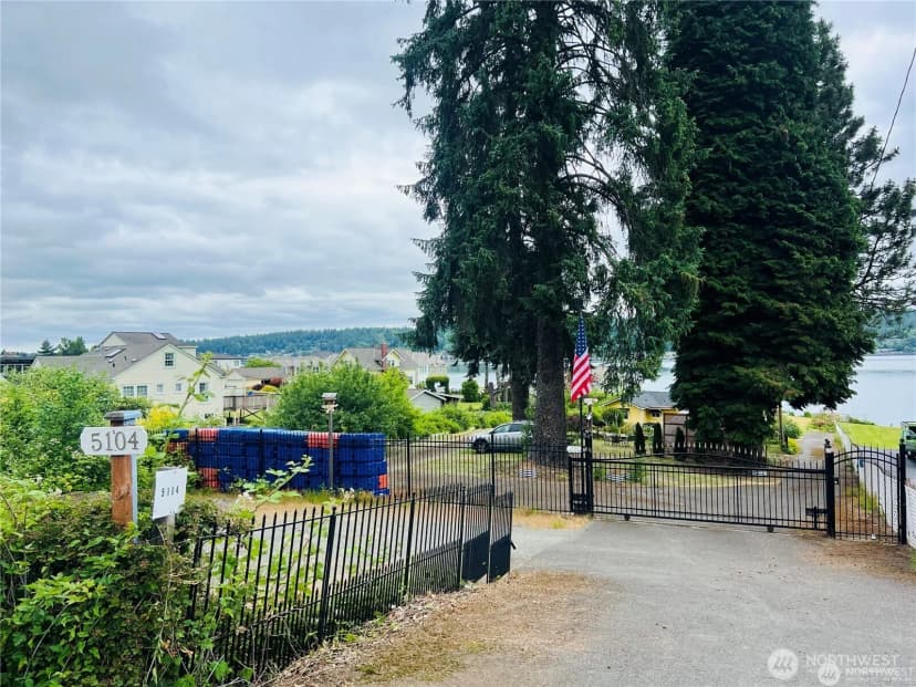 Property photo for 5104 Nw Sammamish Road, Issaquah photo 4