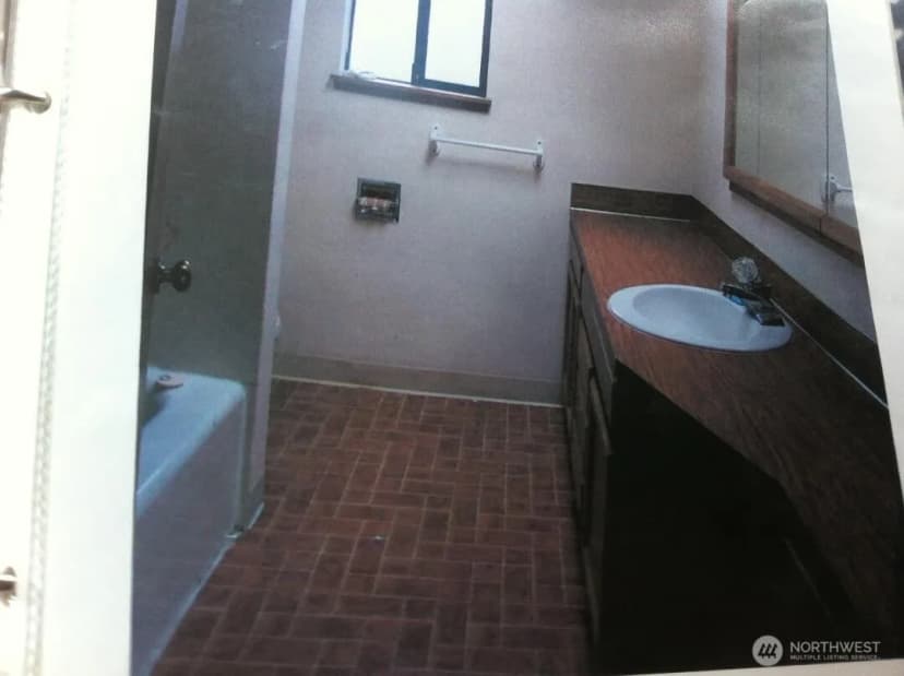 Property photo for 16006 Greenwood Avenue N, Shoreline photo 32