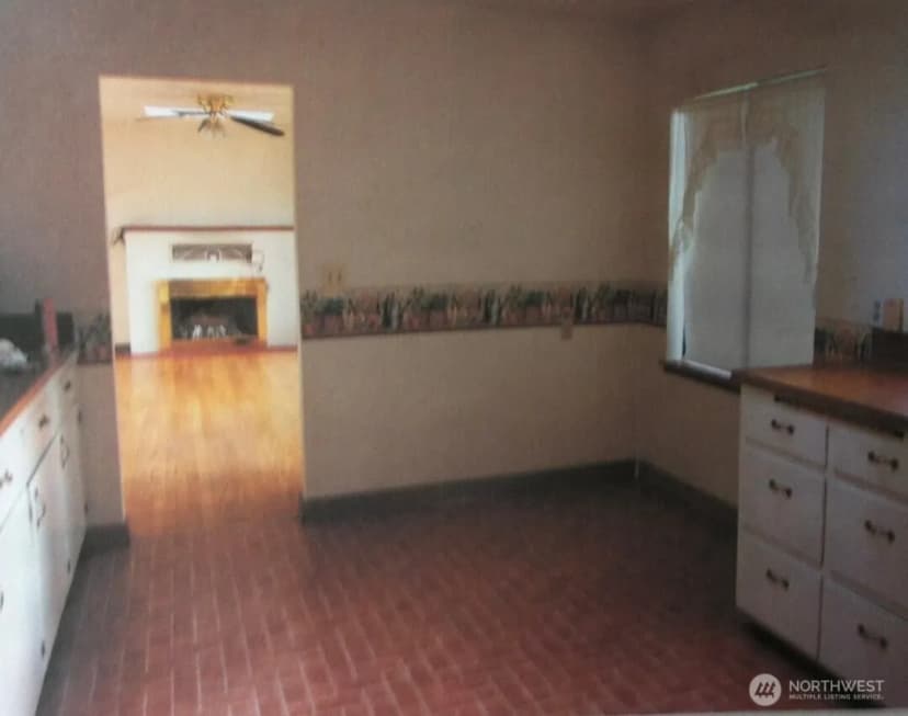 Property photo for 16006 Greenwood Avenue N, Shoreline photo 30