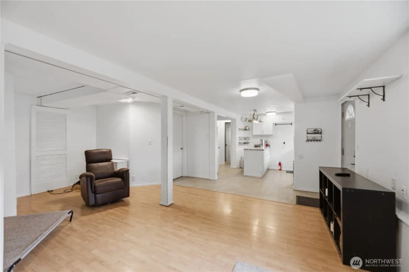 Property photo for 16006 Greenwood Avenue N, Shoreline photo 11